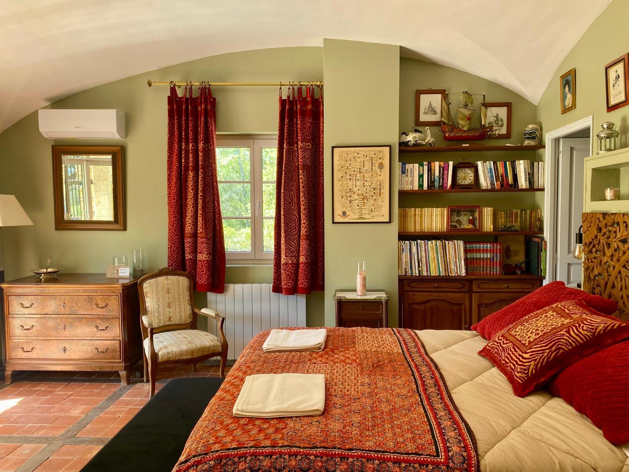 Domaine Du Commandeur Bed & Breakfast Mondragon Dış mekan fotoğraf
